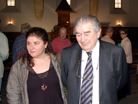 Antonio Gamoneda con su hija Amelia.