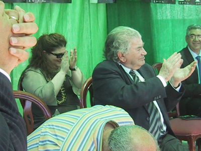 Amelia y Antonio Gamoneda aplauden a Juan Carlos Mestre.