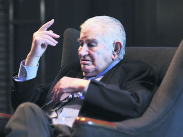 El escritor inauguró el Salón de Poesía. Foto: EL INFORMADOR / P. Franco.